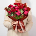Ekvatör Kırmızı ve Fuşya Gül Vip Gypsophila Fuşya & Okaliptus Buketi - Görsel 3